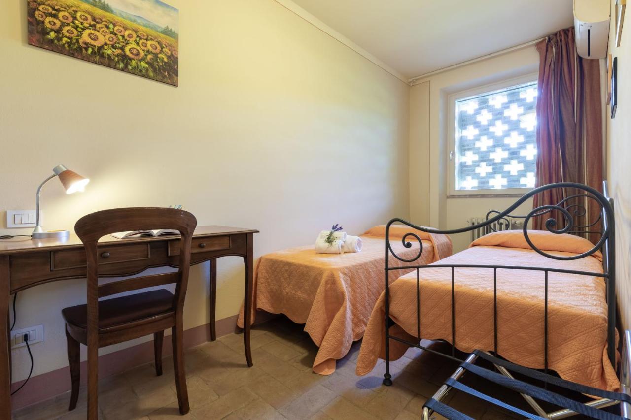 La Casa Medioevale Bed & Breakfast Lamporecchio Bagian luar foto