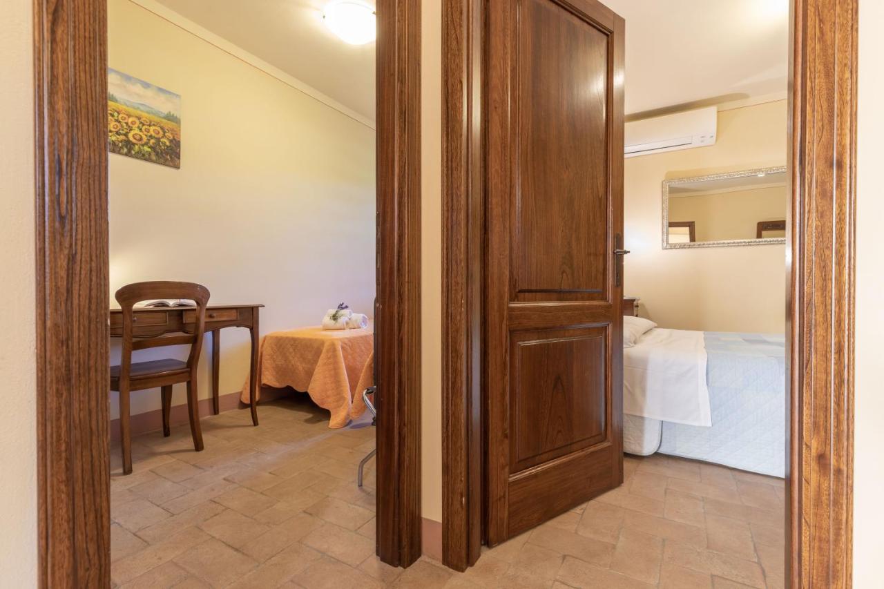 La Casa Medioevale Bed & Breakfast Lamporecchio Bagian luar foto
