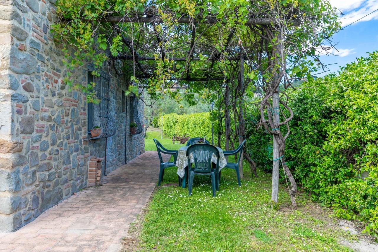 La Casa Medioevale Bed & Breakfast Lamporecchio Bagian luar foto