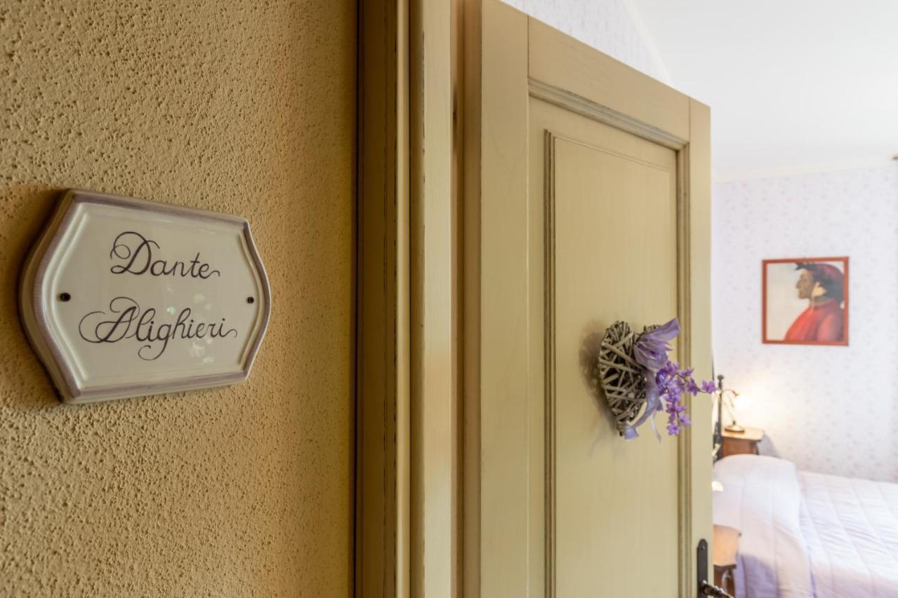 La Casa Medioevale Bed & Breakfast Lamporecchio Bagian luar foto
