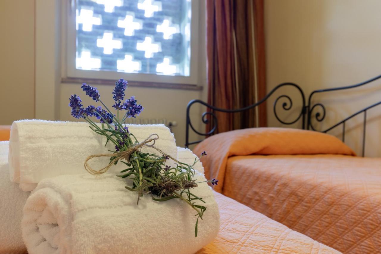 La Casa Medioevale Bed & Breakfast Lamporecchio Bagian luar foto