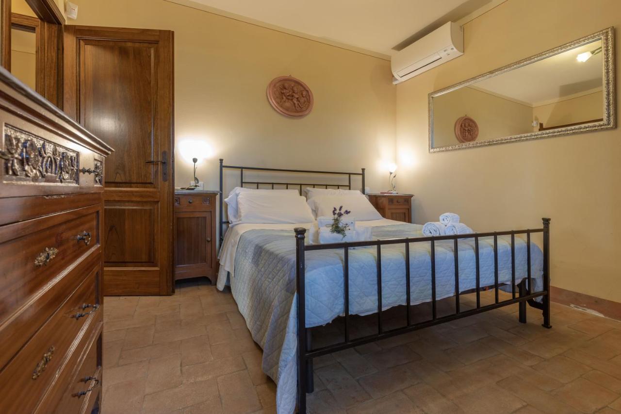 La Casa Medioevale Bed & Breakfast Lamporecchio Bagian luar foto